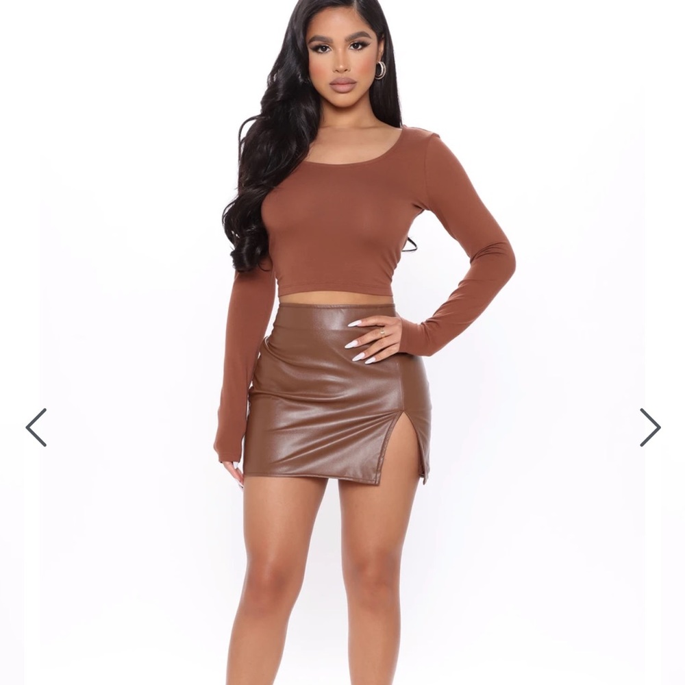 brown top